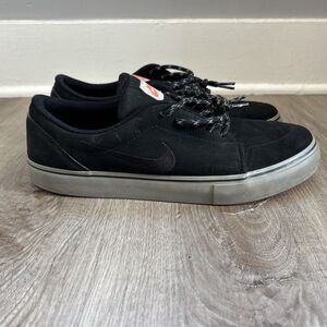 Nike SB Satire Skate Shoes Black Suede Skateboarding Mens 9 Sneakers 633011-006